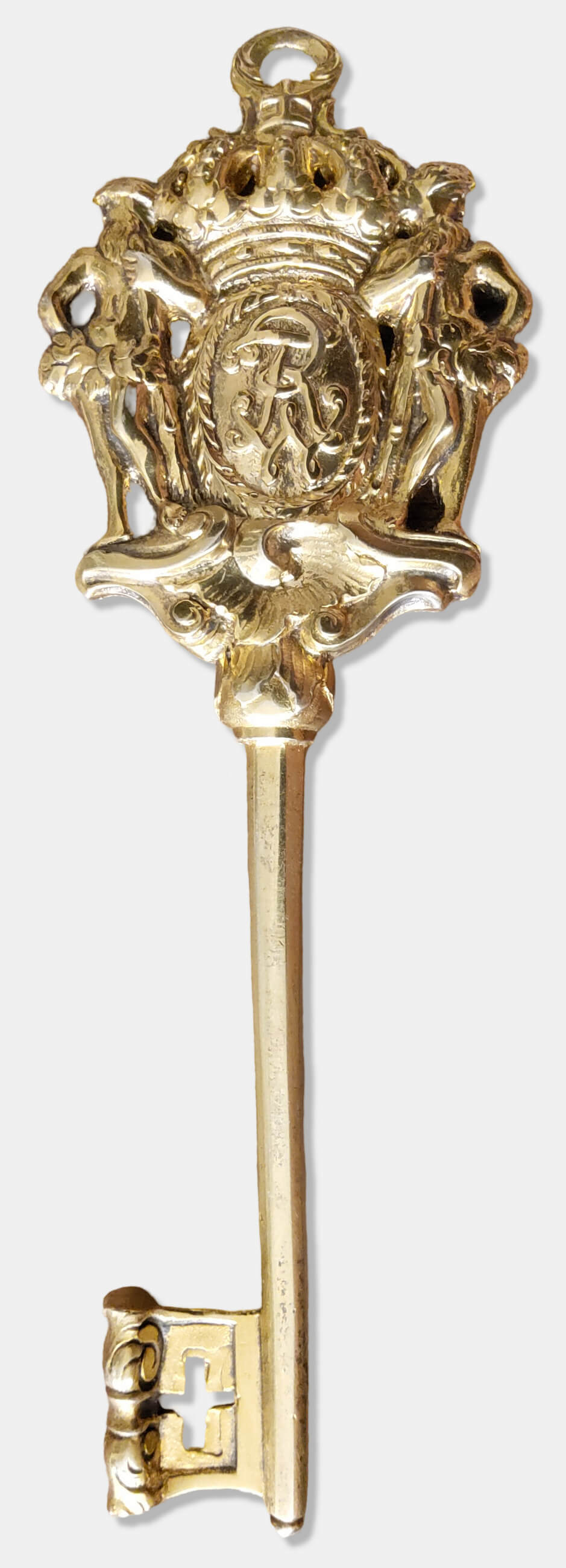 Vorderansicht eines älteren preußischen Kammerherrenschlüssels (1786-1840) aus vergoldetem Silber mit FWR-Monogramm.